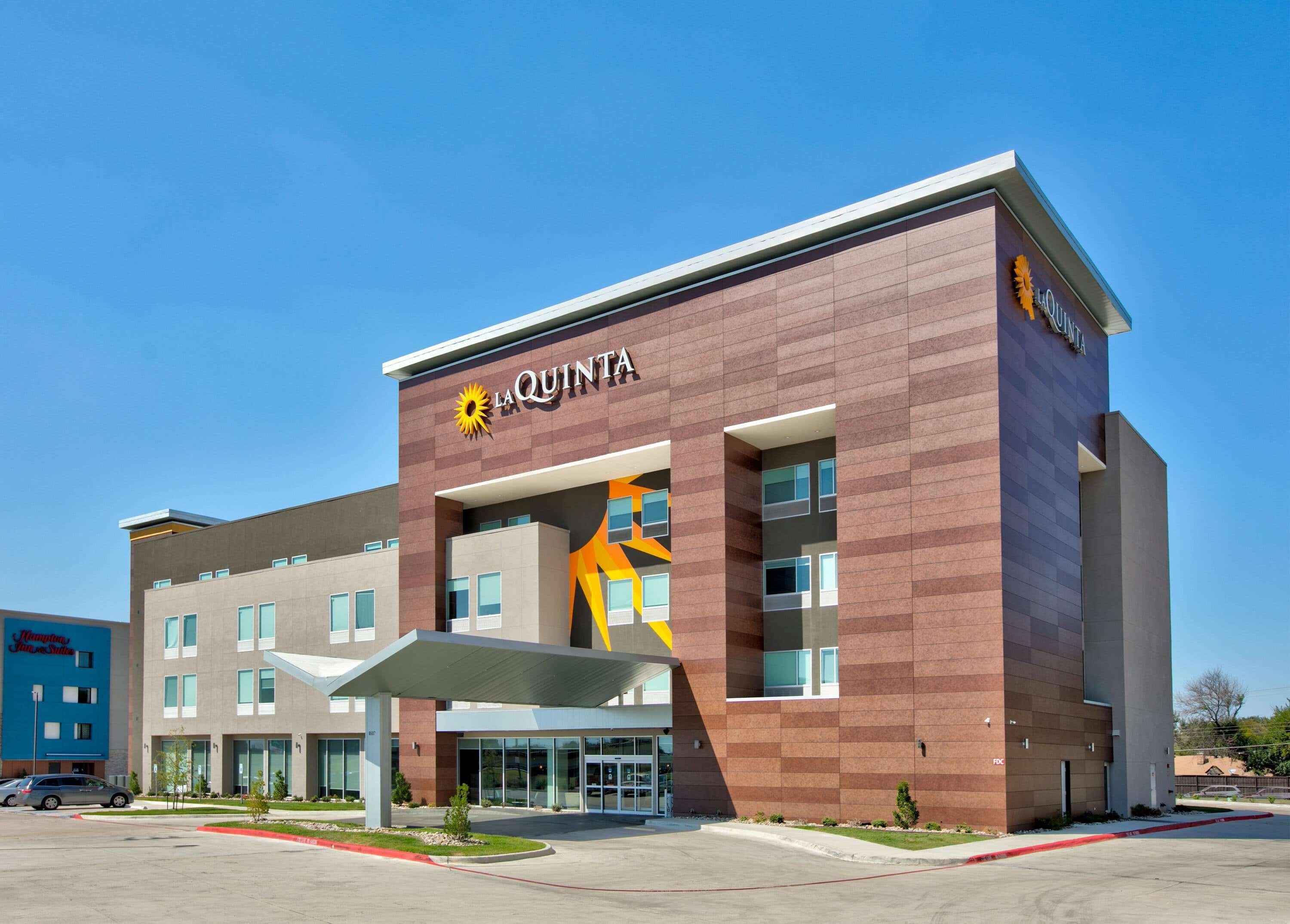 La Quinta Inn&Suites by Wyndham Dallas/Fairpark Bagian luar foto