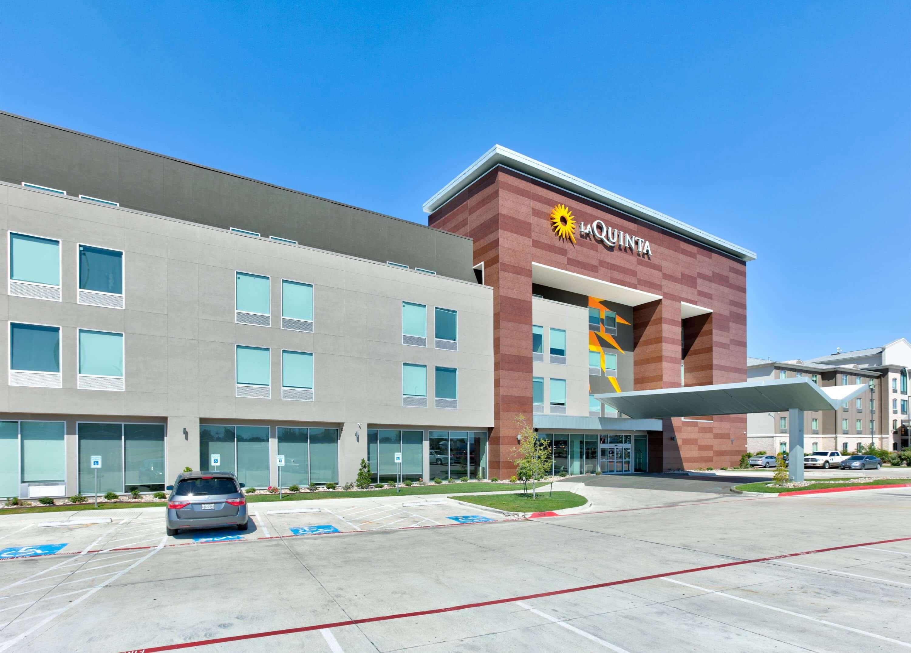 La Quinta Inn&Suites by Wyndham Dallas/Fairpark Bagian luar foto
