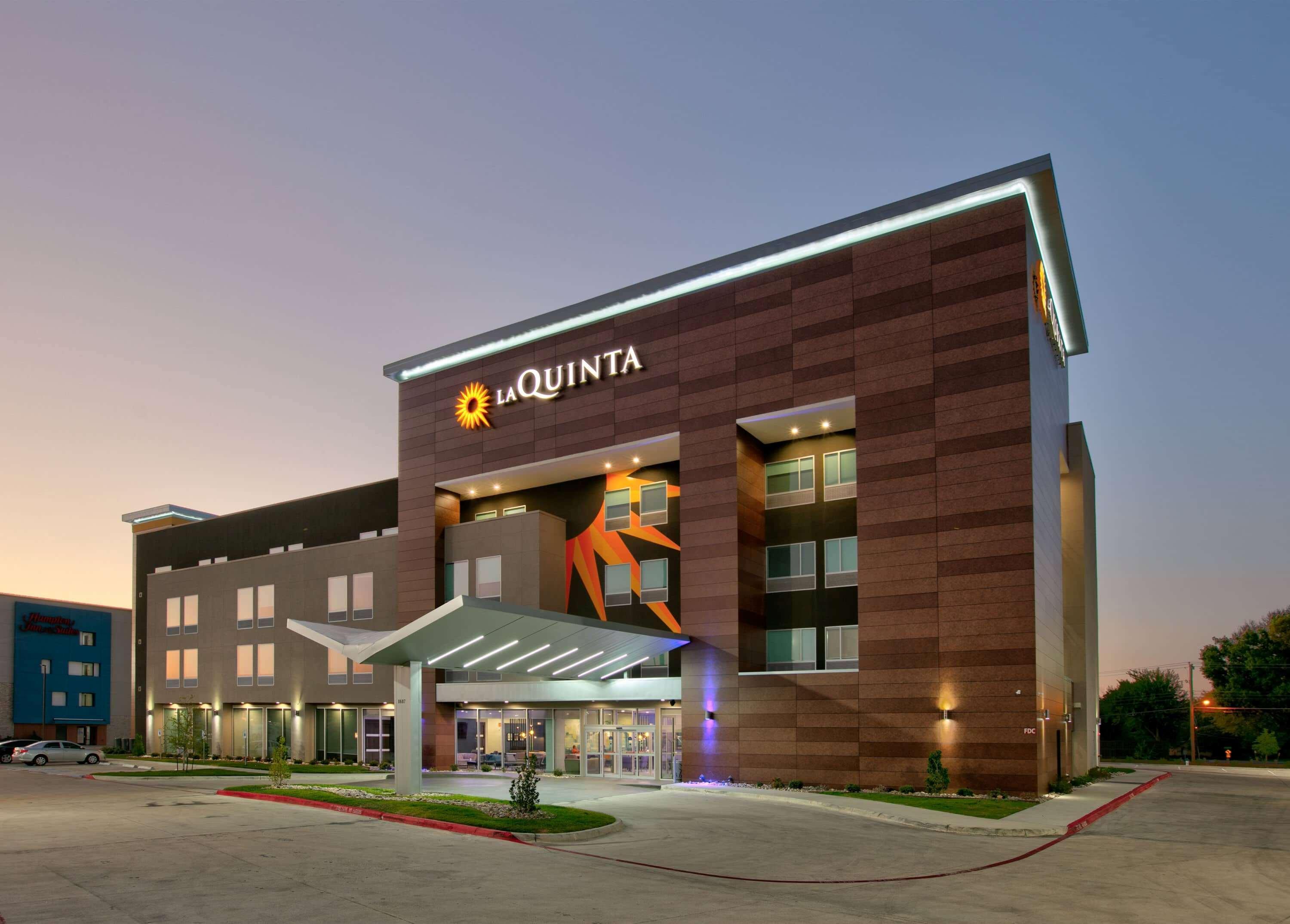 La Quinta Inn&Suites by Wyndham Dallas/Fairpark Bagian luar foto