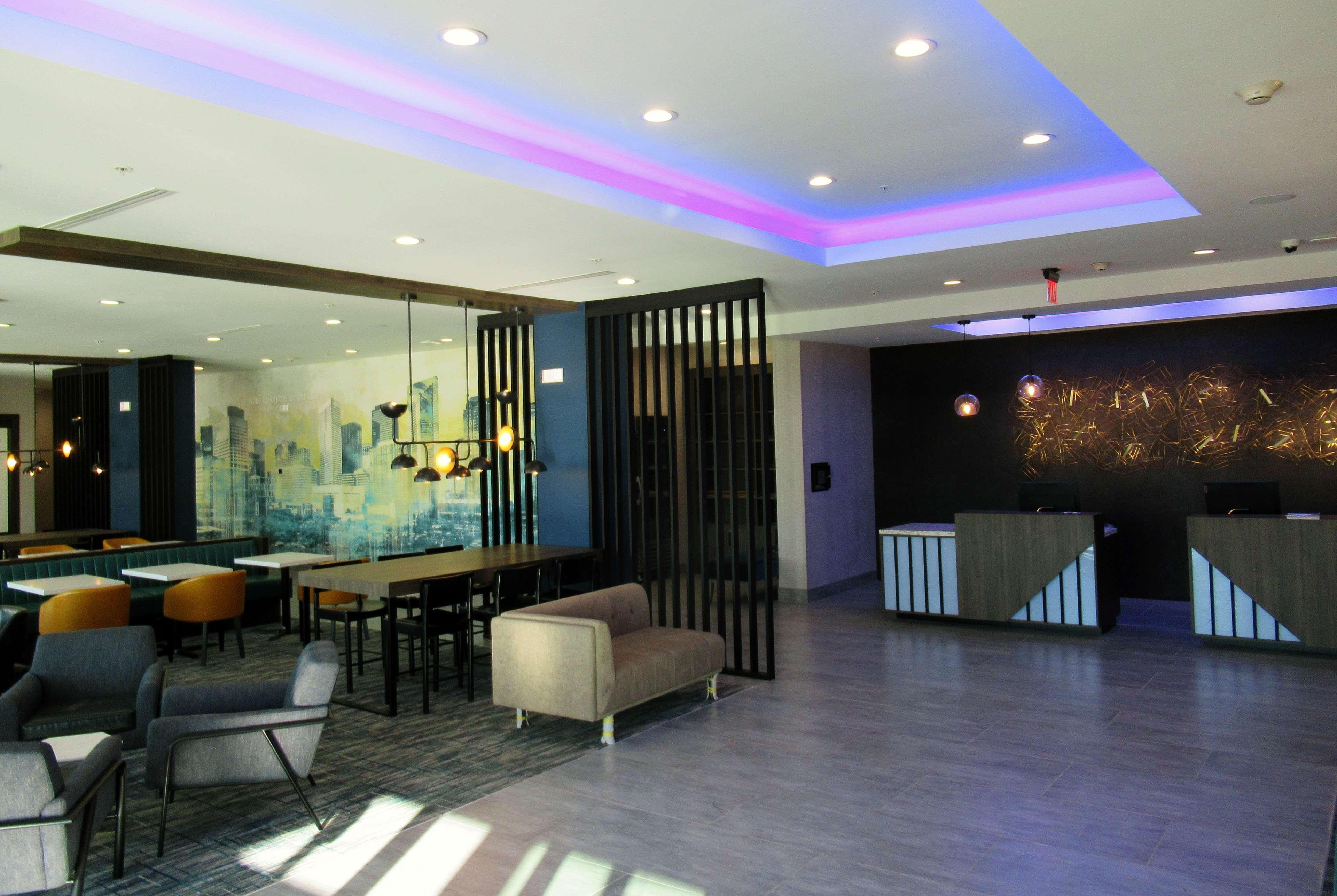 La Quinta Inn&Suites by Wyndham Dallas/Fairpark Bagian luar foto