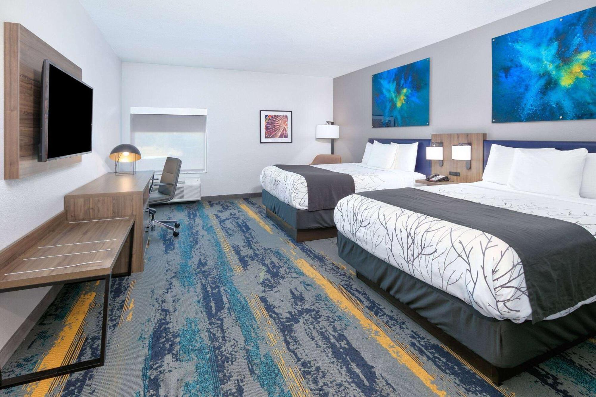 La Quinta Inn&Suites by Wyndham Dallas/Fairpark Bagian luar foto